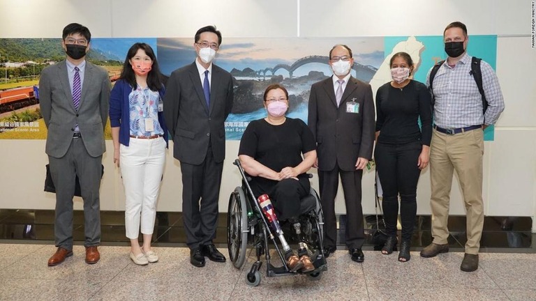 米連邦議会のダックワース上院議員（中央）率いる代表団が、台湾を電撃訪問した/Taiwan Foreign Ministry