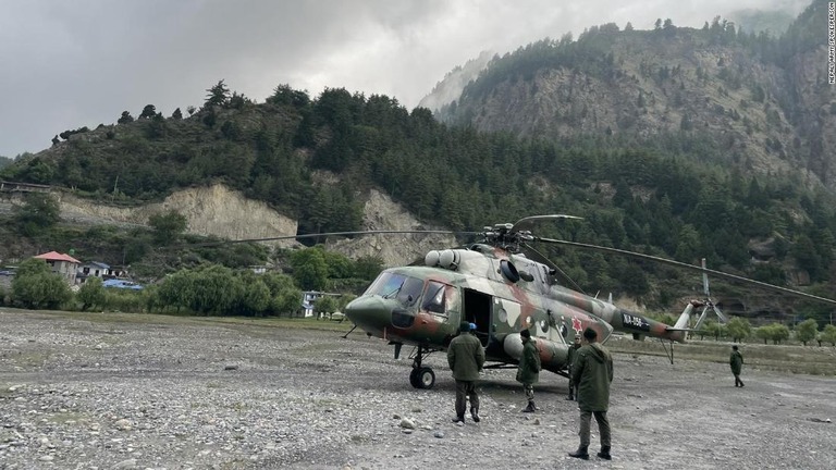 捜索を再開させたヘリコプター/Nepali Army Spokesperson