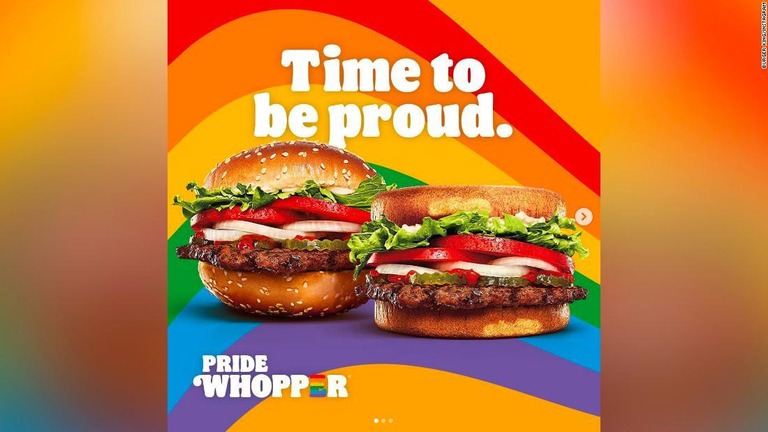 オーストリアのバーガーキング店舗に期間限定で登場する「プライド・ワッパー」/Burger King/Instagram