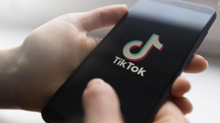 ティックトックが利用者に休憩促す新たな通知機能を導入へ/Adobe Stock