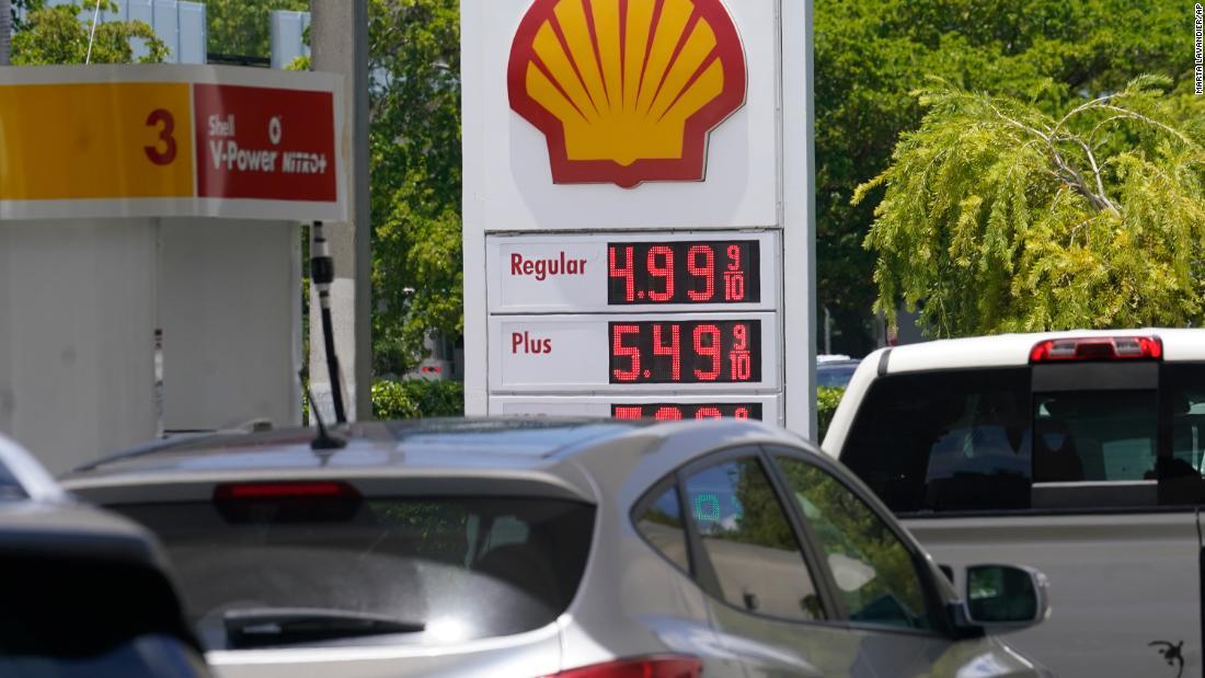 米ガソリン価格 １ガロン５ドル下回る 最高値から下落 Cnn Co Jp