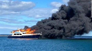 火災が発生したヨットは約２時間後に沈没した