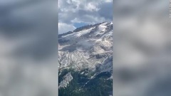 イタリアアルプスで氷河崩落、６人死亡