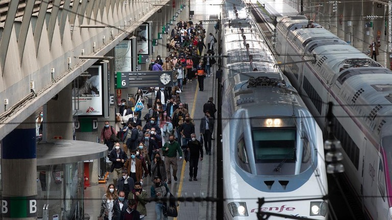 ９月からスペインの国鉄レンフェの一部の列車に無料で乗車できる/María José López/Europa Press/AP