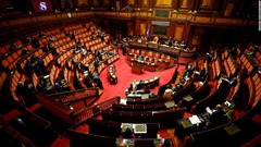 イタリアのドラギ首相が辞意、大統領は拒否