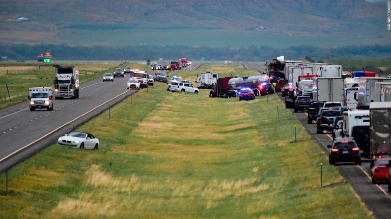 米モンタナ州の州間高速道路で交通事故が発生し、死者が出た/Amy Lynn Nelson/AP