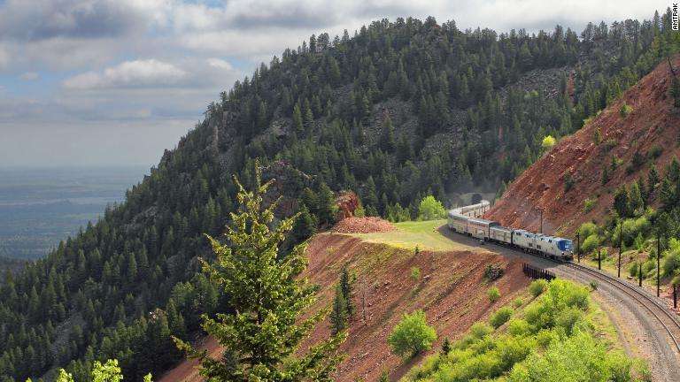 アムトラックの長距離列車カリフォルニア・ゼファー/Amtrak
