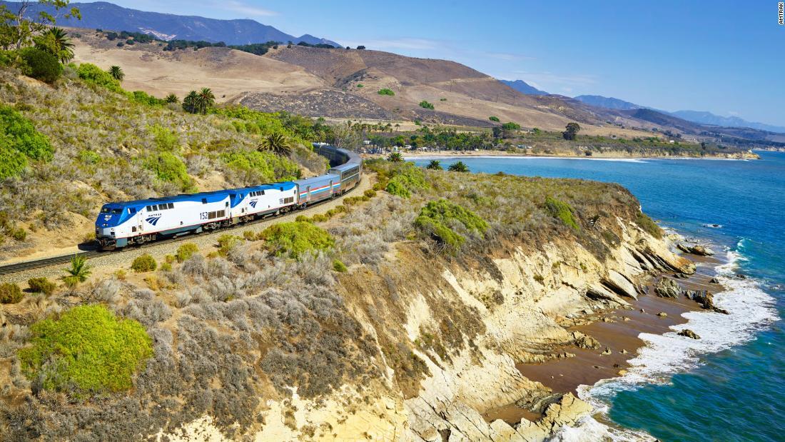 アムトラックの長距離旅客列車「コースト・スターライト」/Amtrak