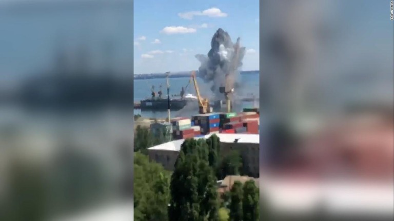 ウクライナ・オデーサの港湾施設にミサイルが着弾した/From Twitter