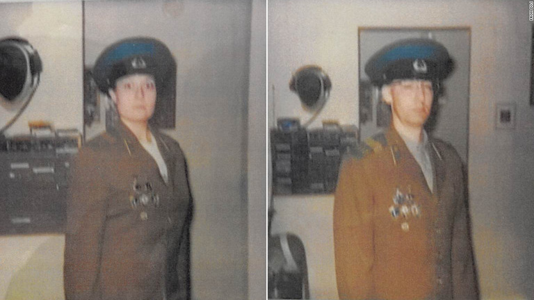 旧ソ連国家保安委員会（ＫＧＢ）のジャケットを着たモリソン、プリムローズ両被告とみられる写真/From DOJ