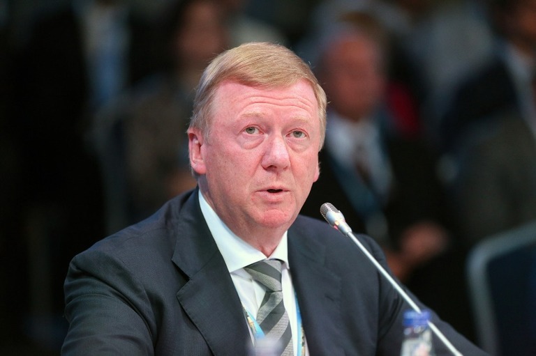プーチン政権の元高官であり、現在欧州で入院中だというアナトリー・チュバイス氏/Andrey Rudakov/Bloomberg/Getty Images