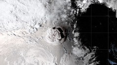 トンガ噴火、五輪プール５．８万杯分の水を大気に放出　米ＮＡＳＡ