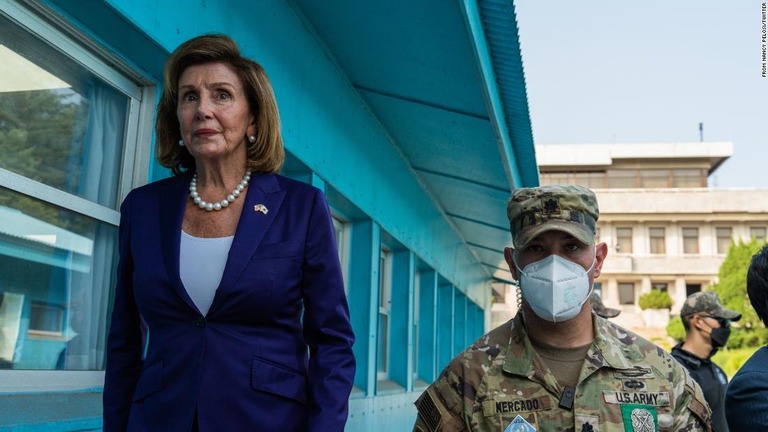 非武装地帯（ＤМＺ）を訪問した米国のペロシ下院議長/From Nancy Pelosi/Twitter