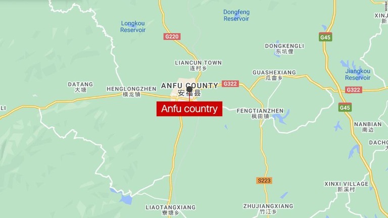 中国南部の江西省で刃物を持った男が幼稚園を襲い、３人が死亡、６人が負傷した/Google