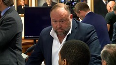 陰謀論者に６０億円の懲罰的賠償を命令、小学校乱射遺族の名誉毀損　米陪審