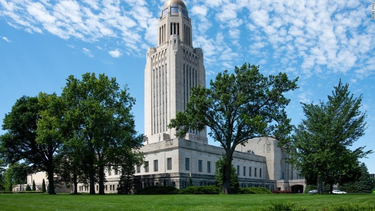 ネブラスカ州議会議事堂/Adobe Stock 