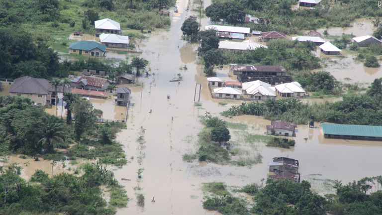 ナイジェリアで豪雨の影響で洪水が発生し、多数の死者が出ている/CNN