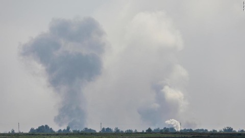 クリミアの弾薬庫爆発、ロシアが「破壊行為」を非難