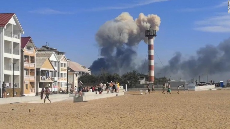 クリミア半島のロシア軍施設で発生した爆発の影響で黒海艦隊が防御態勢に入ったという/From Telegram