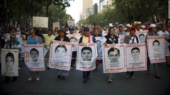 メキシコ学生集団失踪事件　軍や当局の８３人に逮捕状、元検察トップを逮捕