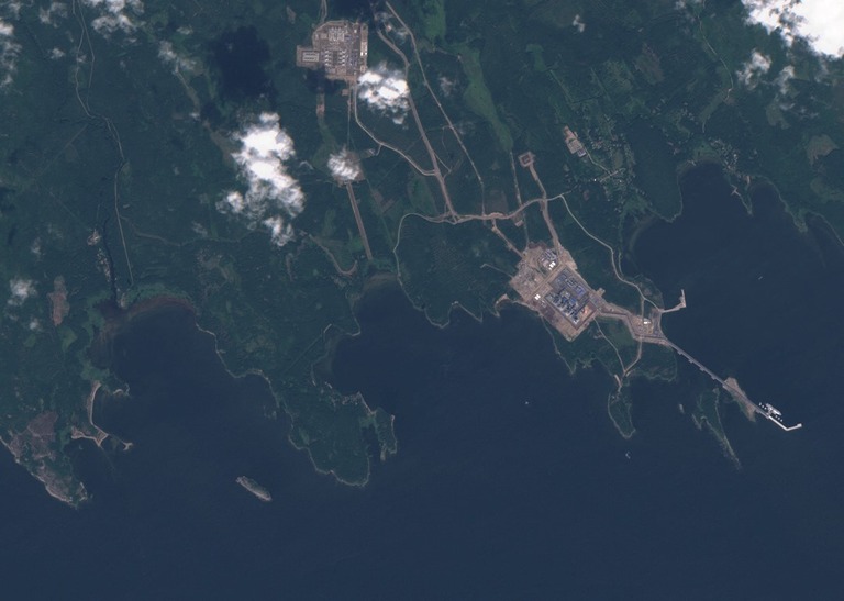 天然ガスを大量焼却しているとみられる都市、ポルトバヤの様子を捉えた衛星画像/European Union/Copernicus Sentinel-2 imagery/Reuters