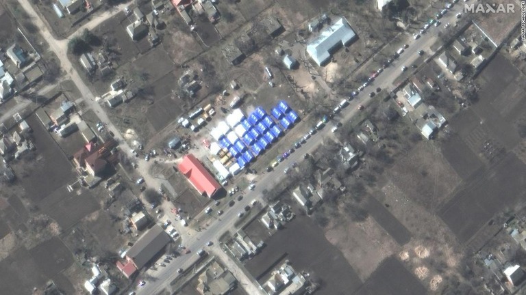ドネツク州の村に設置された避難民用キャンプを捉えた衛星画像＝３月２２日撮影/Maxar Technologies