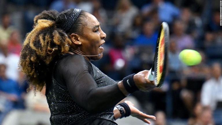 セリーナ・ウィリアムズが世界ランク２位を下し、全米ＯＰ２回戦で勝利を収めた/Angela Weiss/AFP/Getty Images