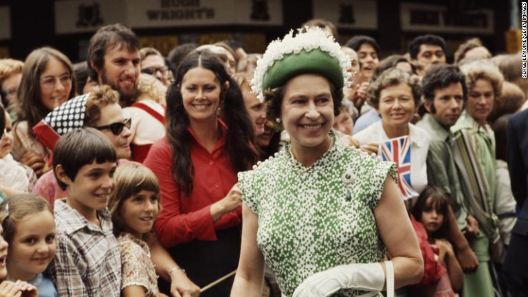 １９７７年のニュージーランド訪問の様子/Serge Lemoine/Getty Images