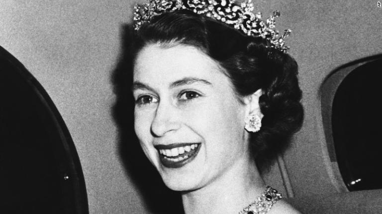 国賓を迎える晩餐会に到着＝１９５０年３月/AP