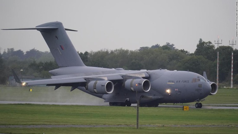 英エリザベス女王の棺を運んだ空軍のＣー１７グローブマスター輸送機/Andrew Matthews/Pool/AFP/Getty Images