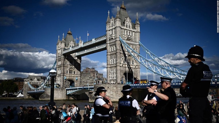 英女王の弔問の列に並んでいた女性２人に性的暴行を加えたとして、男が訴追された/MARCO BERTORELLO/AFP via Getty Images