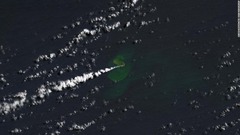 太平洋に小さな島が出現、トンガの海底火山噴火