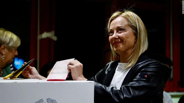 極右政党「イタリアの同胞（ＦＤＩ）」のメローニ党首がイタリア初の女性首相になる見通し/Yara Nardi/Reuters