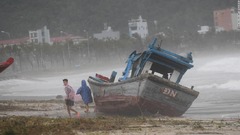 台風１６号、ベトナムに上陸　数十万人が避難