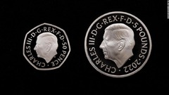 英王立造幣局、硬貨に使うチャールズ新国王の肖像公開