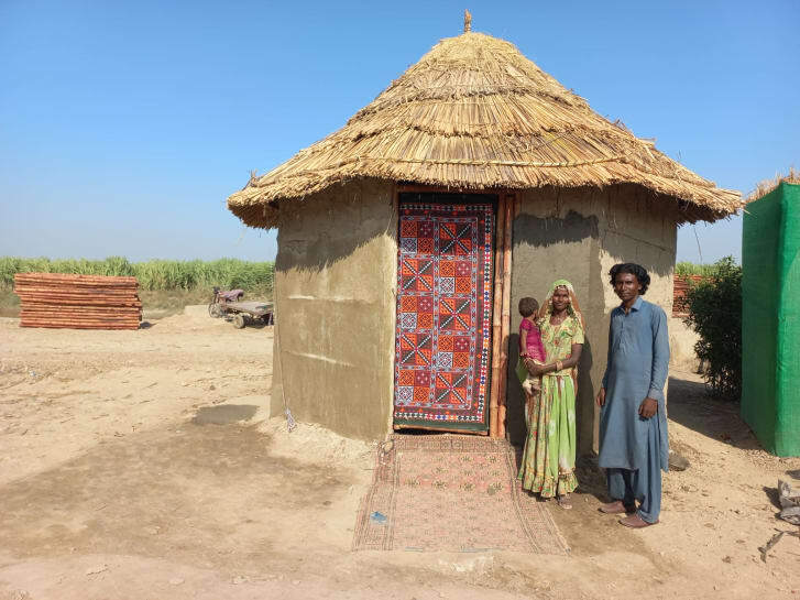 これまで数百のシェルターが立てられた。1つにつき8人が生活できる/Heritage Foundation of Pakistan