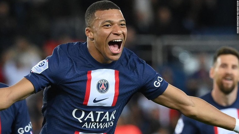 キリアン・エムバペがサッカー長者番付で首位に/FRANCK FIFE/AFP/AFP via Getty Images