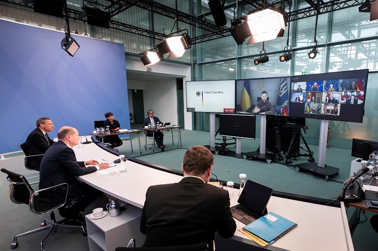 Ｇ７の首脳がオンラインで会談を行い、ウクライナへの支援継続を確認した/Steffen Kugler/Bundesregierung/Getty Images