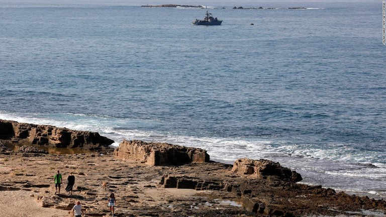 イスラエルとレバノンが大規模な資源権益にかかわる海洋境界線を画定することで合意/Jalaa Marey/AFP/Getty Images