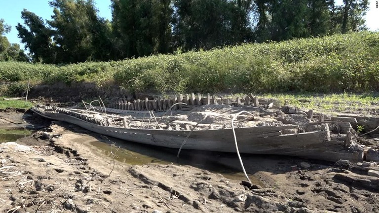 干上がったミシシッピ川で見つかった１９世紀の交易船/WBRZ