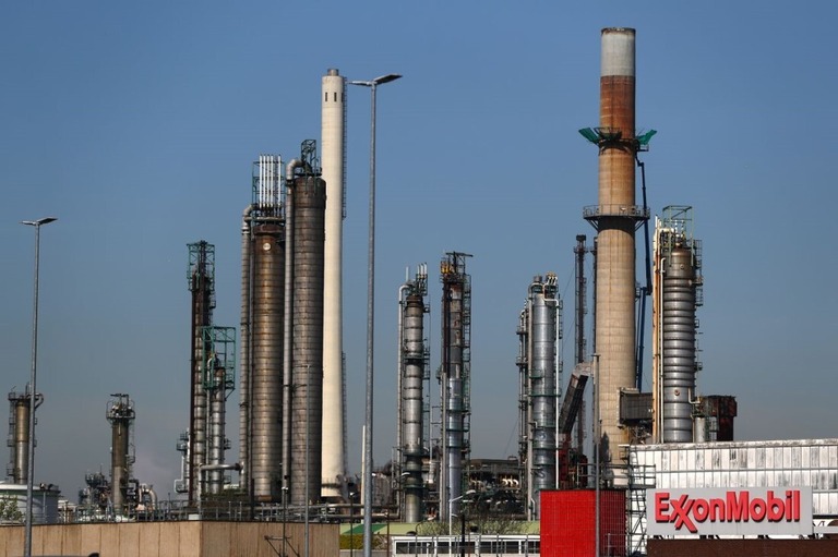 米エクソンモービル、ロシアの石油事業から撤退