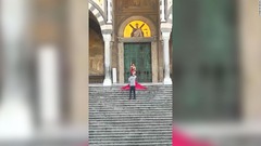 大聖堂前でヌード撮影、観光客３人をわいせつ行為で摘発　イタリア