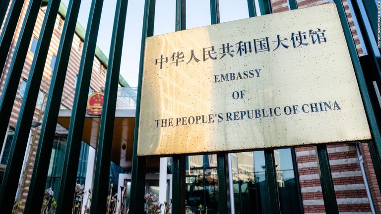 中国大使館＝２０２１年３月２２日、オランダ/Bart Maat/ANP/AFP/Getty Images