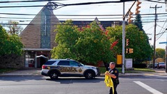 葬儀中の教会前で銃撃、６人負傷　１０代の２人を逮捕