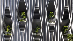 ８万本の植物が生い茂る高層ビルがオープン　シンガポール