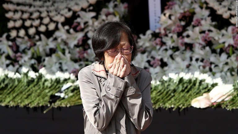 犠牲者を悼むための祭壇も設けられた/Chung Sung-Jun/Getty Images