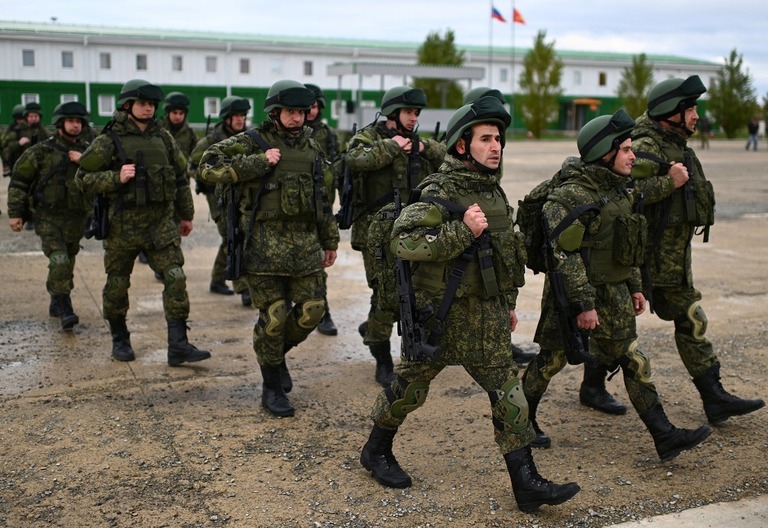 部分的動員で招集されたロシア軍の予備兵＝ロストフ州、１０月３１日撮影/Sergey Pivovarov/Reuters