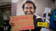 獄中でハンストの活動家が飲み水も拒否、人権団体が警告　エジプト