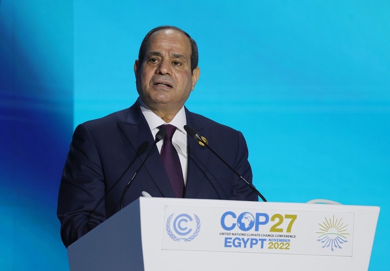 ＣＯＰ２７で演説するエジプトのシーシ大統領/Sean Gallup/Getty Images