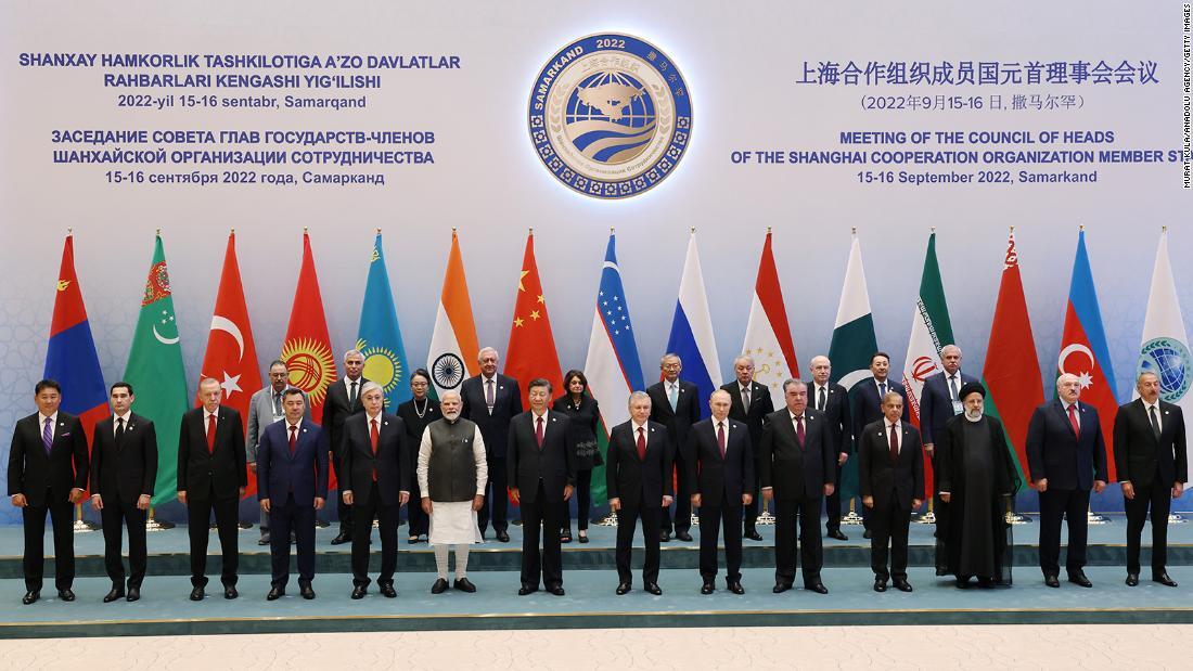 習近平国家主席らが参加した上海協力機構（ＳＣＯ）の会合＝９月１６日、ウズベキスタン・サマルカンド/Murat Kula/Anadolu Agency/Getty Images